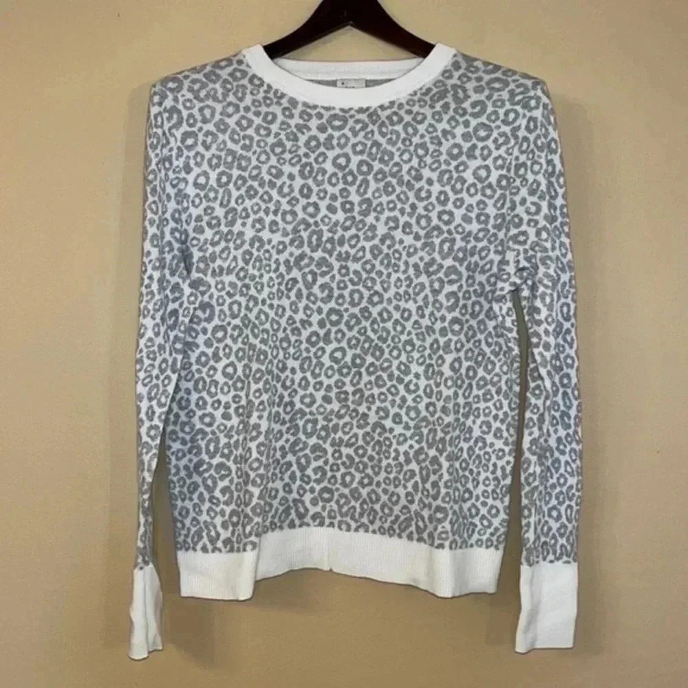 Soft & cute! Animal print sweatshirt